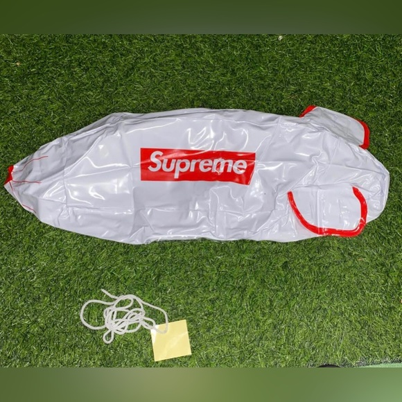Supreme Inflatable Blimp FW17 Display decor plastic white brand new deadstock - Picture 3 of 3